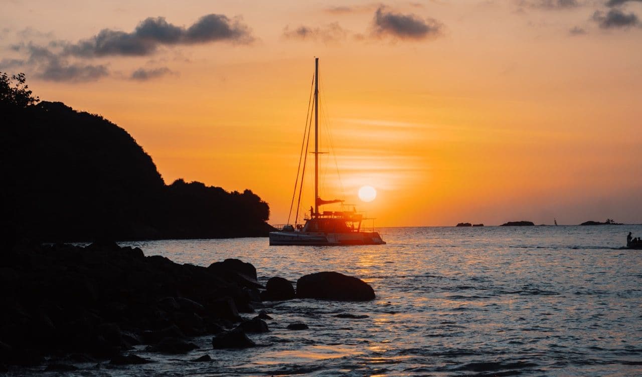 Golden Hour in the Capital: Colombo’s Premier Sunset Cruise